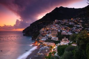 Vẻ đẹp diễm lệ của Amalfi bên bờ biển Địa Trung Hải (Ảnh Internet)
