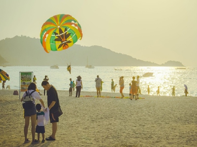 Phuket tái mở cửa du lịch